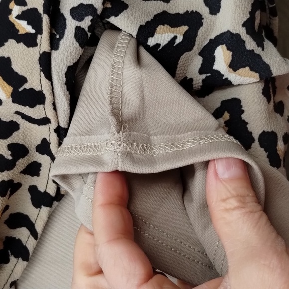 entro women's small leopard print criss cross off shoulder dress long sleeve - Picture 8 of 9